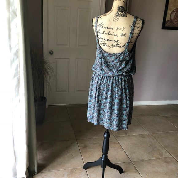 Smocked elastic dress - Picture 3 of 5